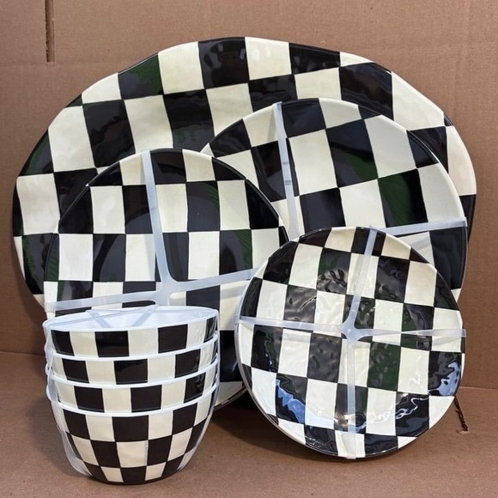 17 Piece Black and White Checkered Melamine Dinnerware Set Plates Bowls Platter
